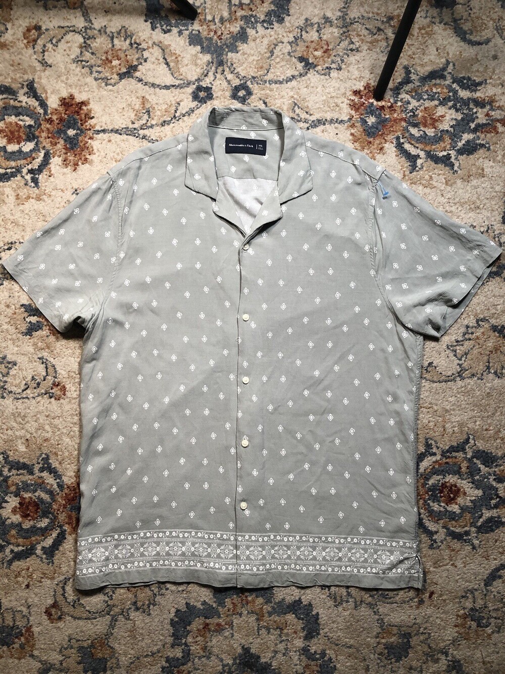 Abercrombie Fitch Shirt Mens 2XL Hawaiian Floral Beach Shirt Gray Short Sleeve